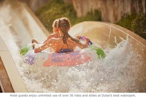 Jumeirah Mina Al Salam Dubai - Breathtaking Location and Surroundings