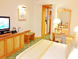 Knight Castle Hotel - Formerly Known as Carlton Palace Hotel - Hotel Overview