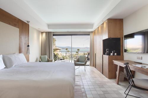 Kube Saint-Tropez - Luxury Beachfront Resort
