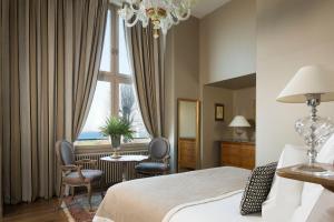 La Ferme Saint Simeon Spa - Relais & Chateaux - Hotel Location and Surroundings