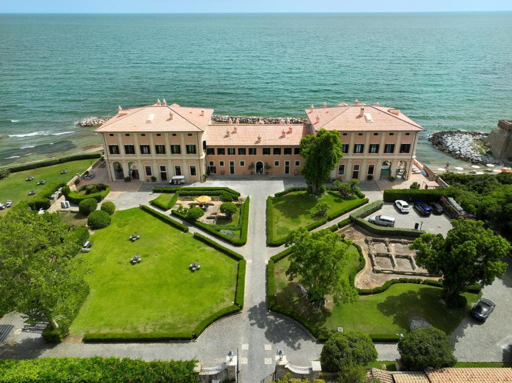 La Posta Vecchia Hotel Review