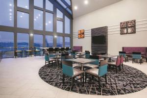 La Quinta by Wyndham Dublin - Pleasanton - Hotel Location and Surroundings
