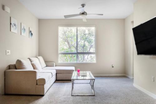 Luxury 2 Bedroom 2 Bathroom With Fitness Center and Pool - Property Overview