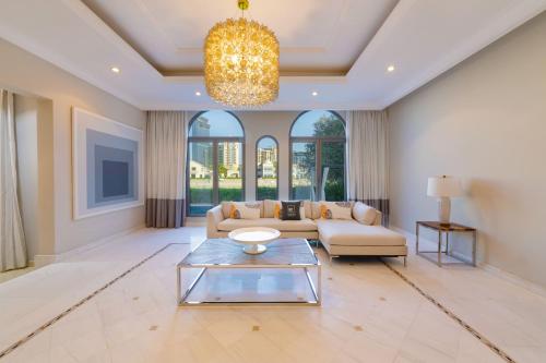 Maison Privee - Private Pool & Beach Access Villa With Cinematic Vws - Luxurious Villa Amenities