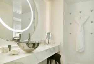 Mondrian Los Angeles in West Hollywood - Location and Surroundings