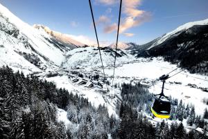Montana Lodge & Spa, by R Collection Hotels - Hotel Overview and Location