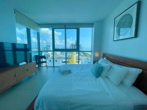 Monte Carlo Suites in Miami Beach - Location and Property Overview