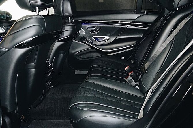 Nashville Round Trip Chauffeur Driven Transport by Executive Sedan
