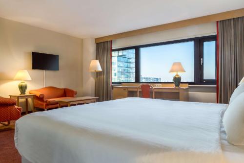 NH Atlanta Rotterdam Hotel - Hotel Location and Accessibility