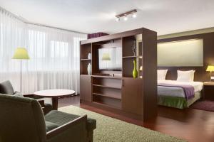 NH Maastricht - Hotel Location and Accessibility