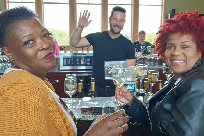 NON BUS Traverse City Wine Old Mission Peninsula Wine Tour