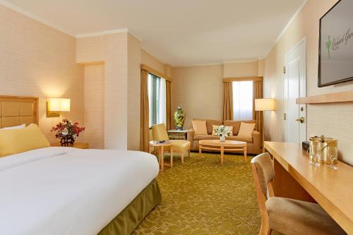 Orchard Garden Hotel - Hotel Overview and Location