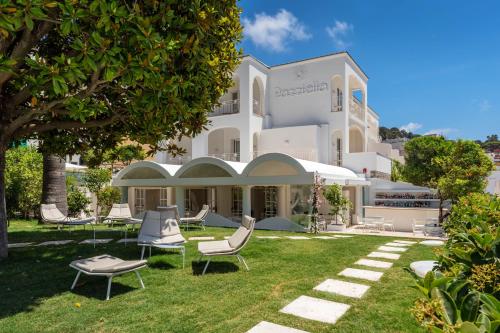 Pazziella Garden & Suites - Hotel Overview and Location
