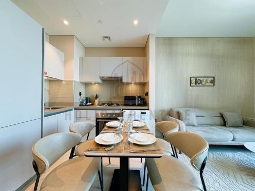 Perfectly Located 1BR Apartment Near Burj Khalifa! Review