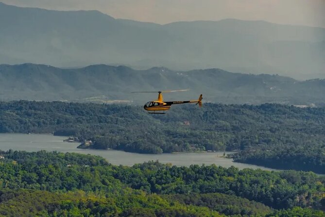 Private Helicopter Tour From Greenville Lake to Mountain