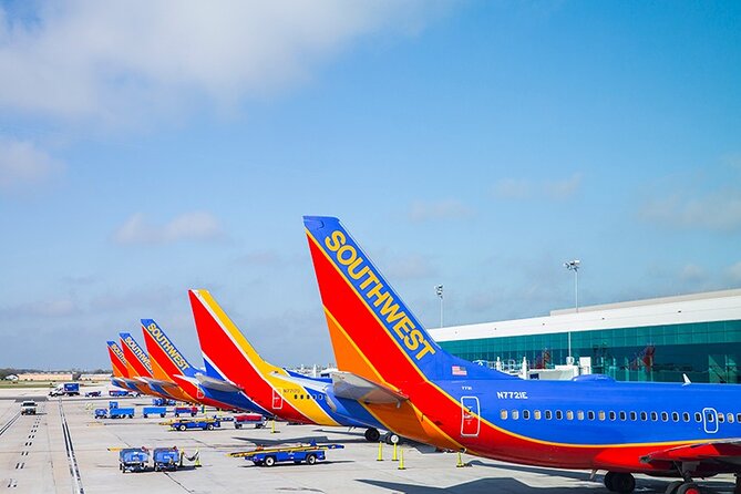 Private SUV Transfer Galveston to Hobby Airport for 6 People
