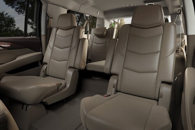 Private Transfer From Beach Resorts to Honolulu Airport by SUV