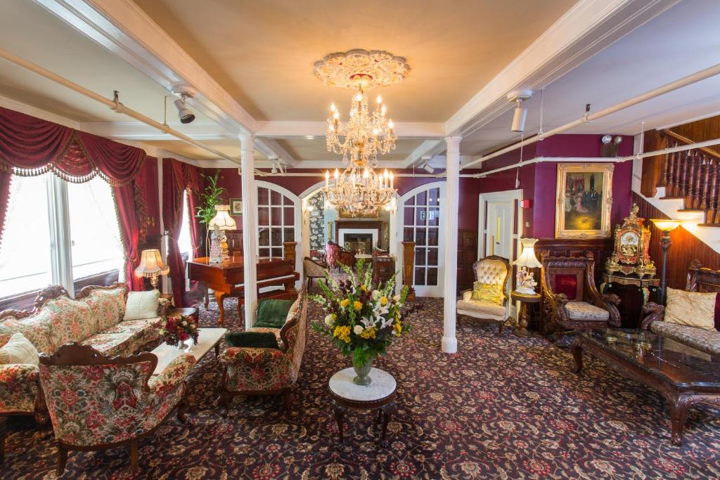 Queen Anne Review