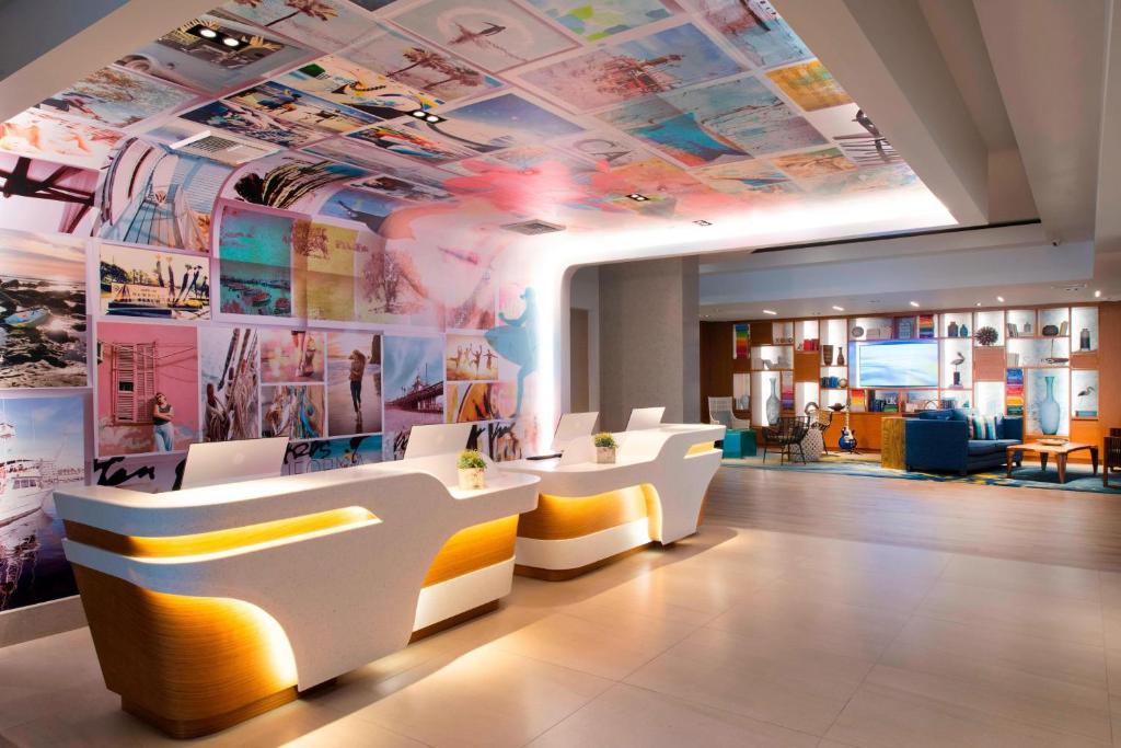 Renaissance Newport Beach Hotel - Hotel Overview and Location