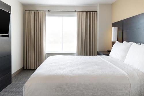 Residence Inn by Marriott Corona Riverside - Hotel Overview