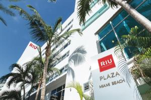 Riu Plaza Miami Beach - Hotel Location and Surroundings