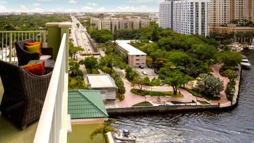 Riverside Hotel - Hotel Overview and Location