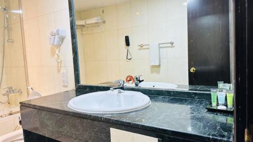Rolla Suites Hotel -Former J5 Bur Dubai Hotel - Location and Accessibility