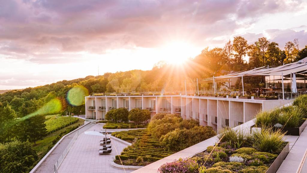 Royal Champagne Hotel & Spa Review