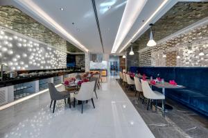 Royal Continental Suites Business Bay - Deluxe Apartments - Accommodation Options