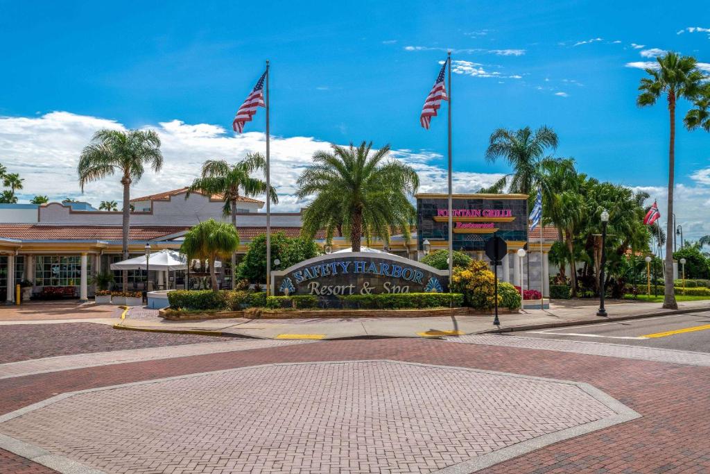 Safety Harbor Resort & Spa Trademark Collection by Wyndham Review