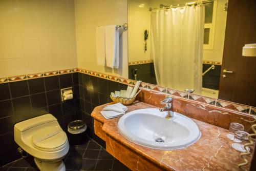 Saffron Boutique Hotel - Hotel Location and Accessibility