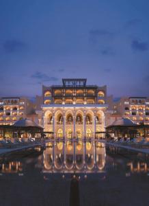 Shangri-La Qaryat Al Beri, Abu Dhabi - Location and Accessibility