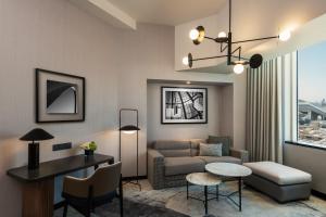 Sheraton Mall of the Emirates Hotel, Dubai - Convenient Location and Nearby Attractions