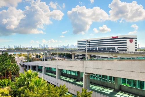 Sheraton Miami Airport Hotel and Executive Meeting Center - Hotel Overview and Location
