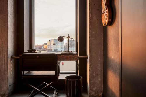 Sir Adam Hotel, Part of Sircle Collection - Location and Accessibility