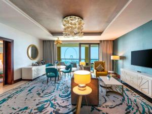 Sofitel Dubai Jumeirah Beach - Location and Accessibility