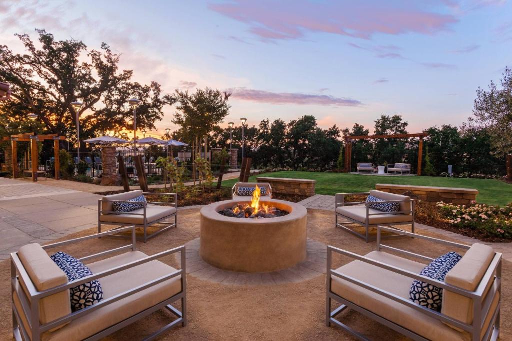SpringHill Suites by Marriott Paso Robles Atascadero - Location and Vicinity