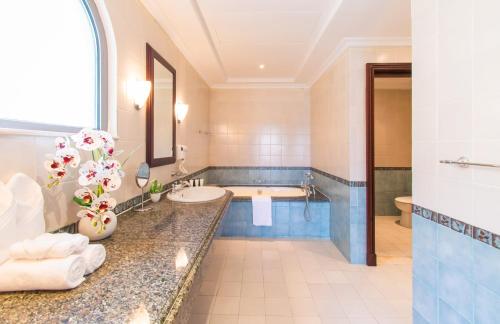 Stella Stays Brilliant 4 BDR Palm Villa Beach Private Pool - Property Overview