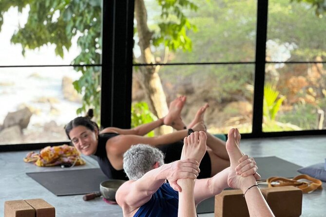 Stretch and Sip: Yoga With Fresh Juice on Santa Monica Beach