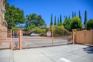 Studios Inn - Property Overview