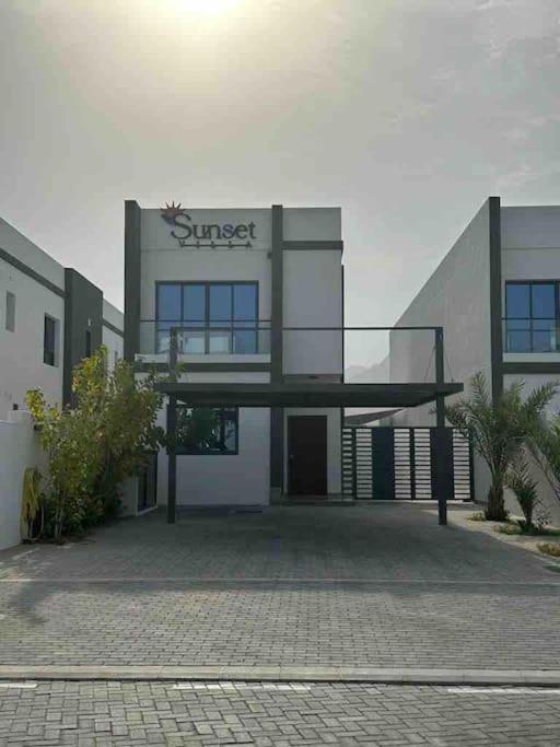 Sunset Villa Review