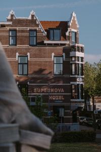 Supernova Hotel - Location and Accessibility