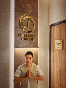 Taj Jumeirah Lakes Towers - Hotel Overview and Location