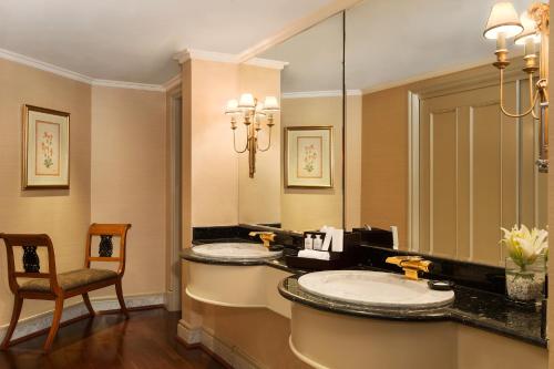 The Bristol Hotel - Accommodations and Amenities