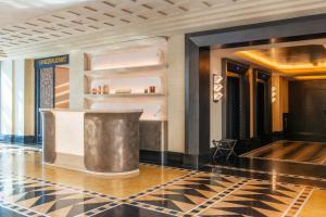 The Collector's Hotel Paris - Location and Accessibility