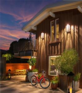 The Cottages Hotel - Hotel Overview and Location