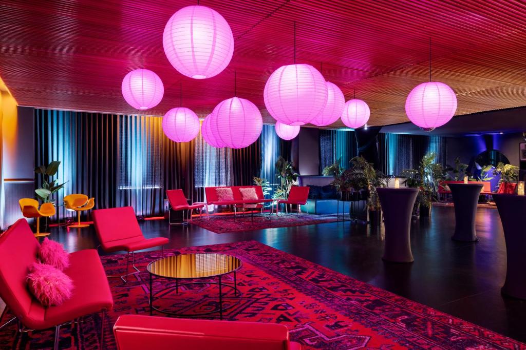 The Delphi Hotel - Hotel Overview and Location