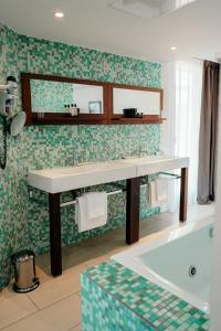 The Gulf - Captivating Coastal Locale