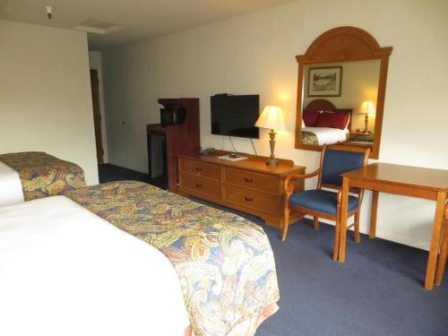The Monarch Resort - Hotel Overview and Location