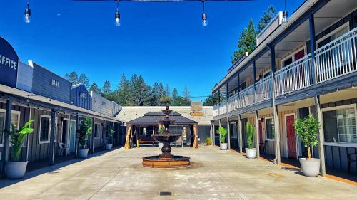 The Old West Inn - Property Overview